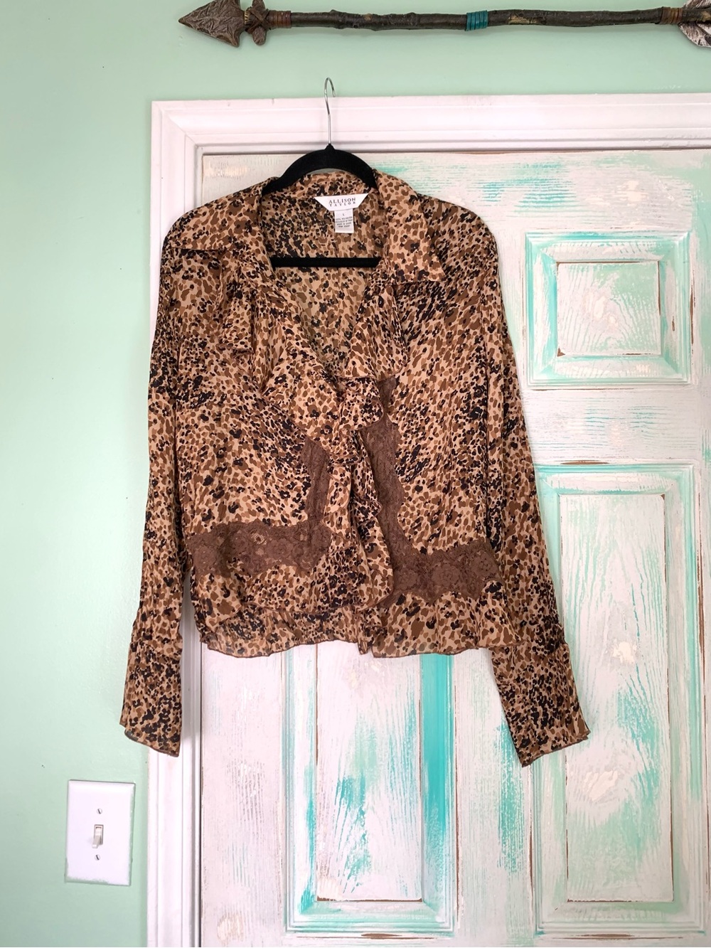 Vintage 90’s/2000’s Allison Taylor Cheetah Ruffle Bell Sleeve Blouse L